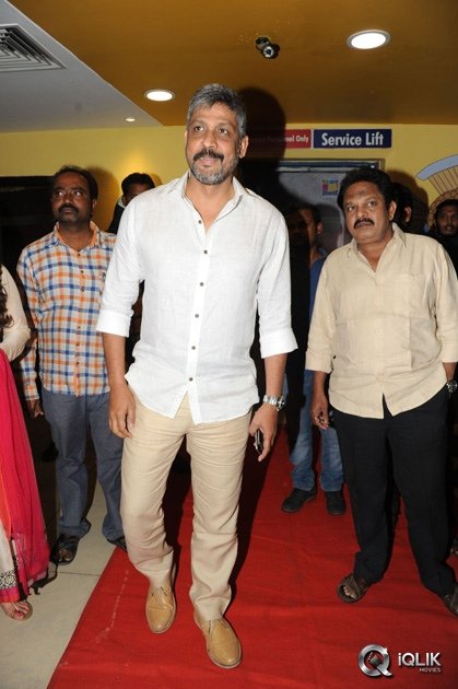 Celebs-at-Cheekati-Raajyam-Movie-Premier-Show